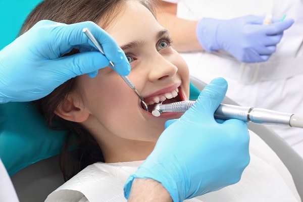 Why You Should Visit A Family Dentist For Dental Sealants Treatment